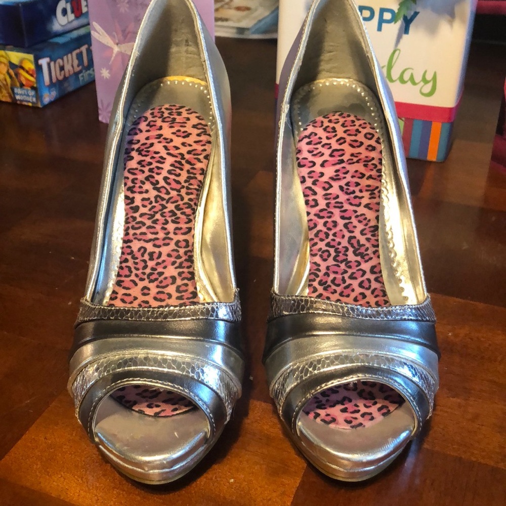 Women’s Silver Heels